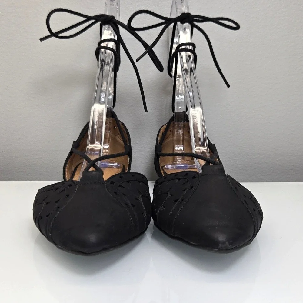 MIA Norine Lace Up Ankle Wrap Flats 7.5 Black Pointed Toe Laser Cut‎ Romantic